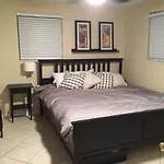 Modern 2/1 Apt near Midtown&Beaches