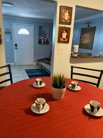 Modern 2/1 Near Midtown&beaches Apartment *